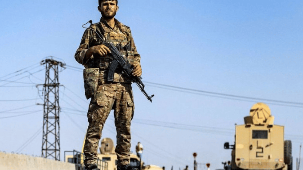 Foto - YPG silah bırakıp kendini feshetti! Dünya basını: Bölgede taşlar yerinden oynayacak