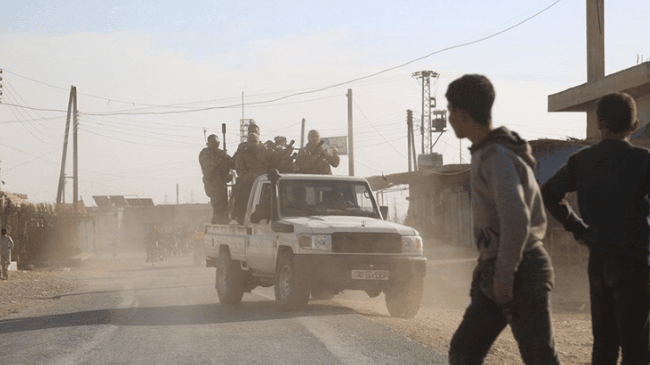 Foto - YPG silah bırakıp kendini feshetti! Dünya basını: Bölgede taşlar yerinden oynayacak