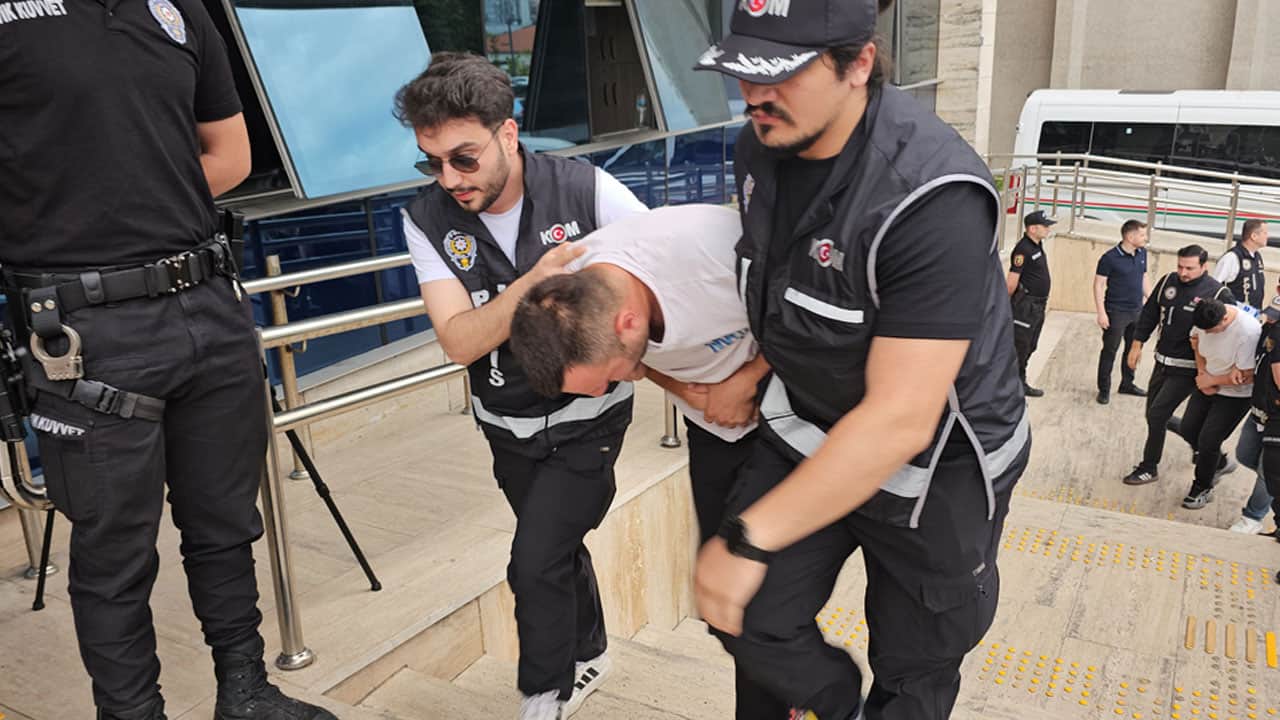 Foto - Yüklü miktarda parayla enselendi! Utanmaz doktorun cinayet tarifesi...