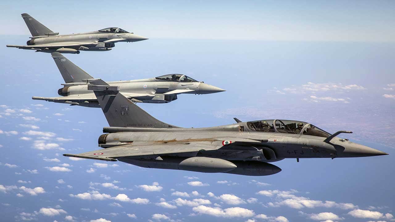 Foto - Yunanistan'ın gözü Eurofighter üzerinde! Rafale mi, Eurofighter mı? Yunan pilotlar daha iyiymiş(!)