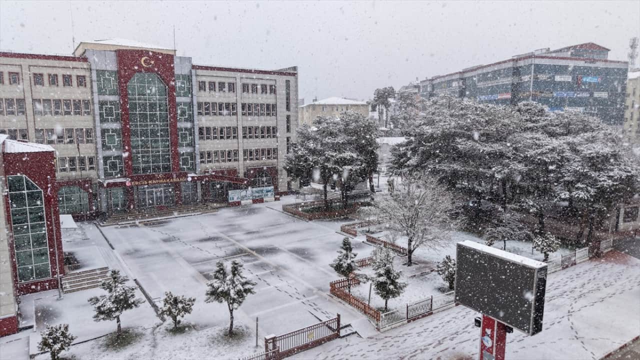 Foto - Yurdun bazı bölgelerinde kar yağışı etkili oluyor