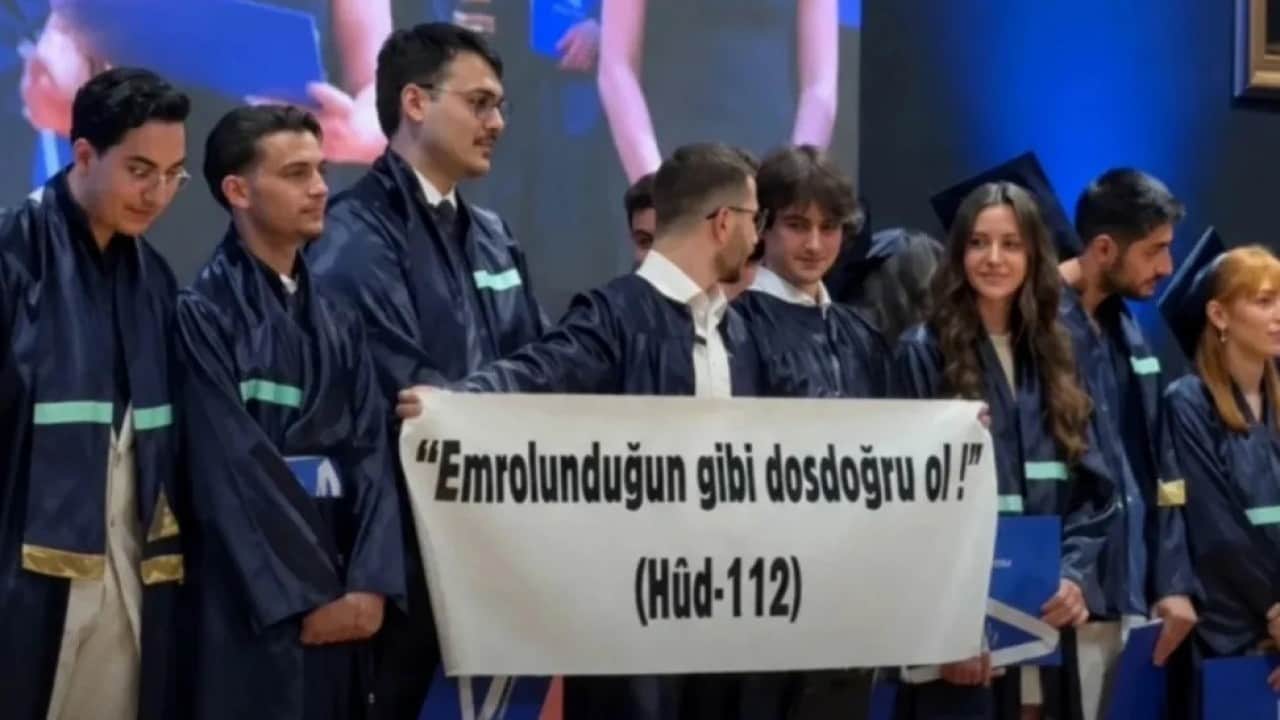 Foto - Yusuf Kaplan, 'Ülkeyi savaşmadan elimizden alıyorlar' diyerek uyardı: Hızla ve tam gaz bu noktaya sürükleniyoruz