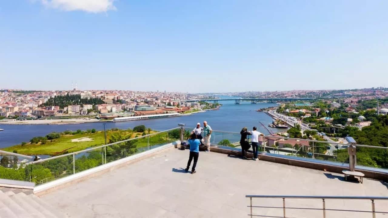 Foto - Yusuf Kaplan 'uyarıyorum' diyerek isyan etti: Buna göz yumulamaz bu İstanbul'a tecavüzdür