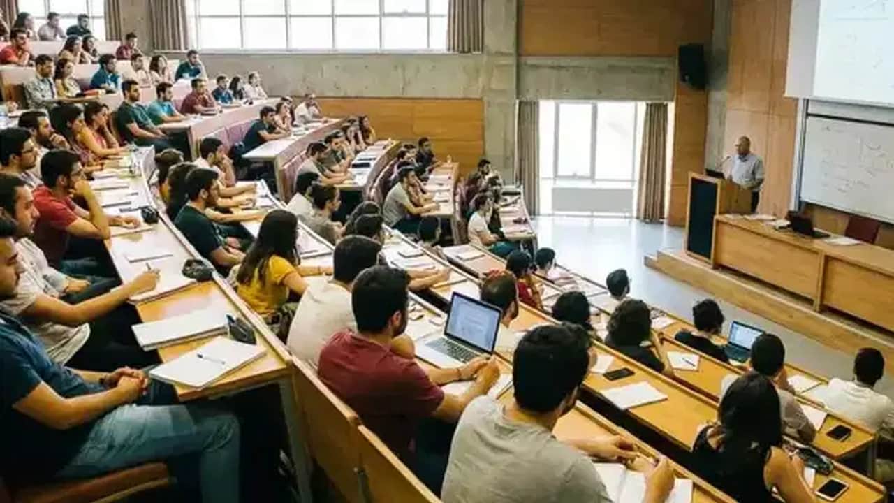 Foto - Yüz binlerce öğrenci yana yakıla bekliyordu! Ve nihayet Meclis’te kabul edildi