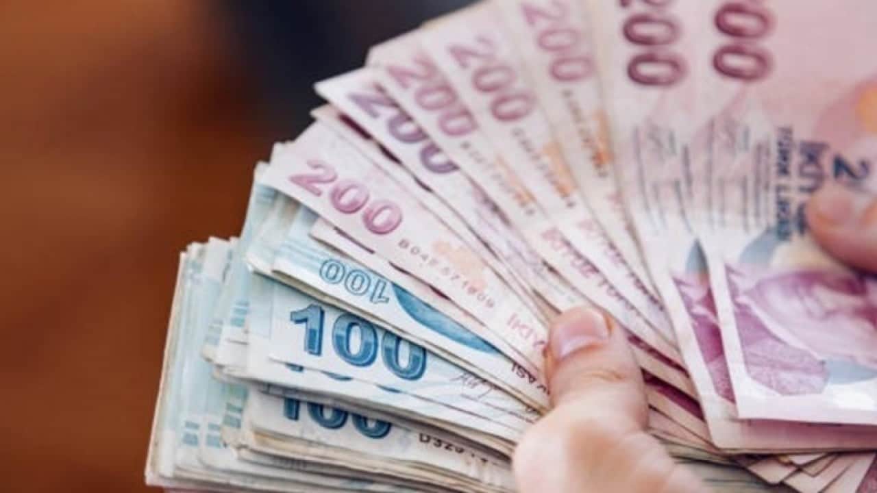 Foto - Yüzde 40'lar, 50'ler havada uçuşuyordu! İhtiyatlı yaklaşan ünlü isim yeni asgari ücret için rakam verdi
