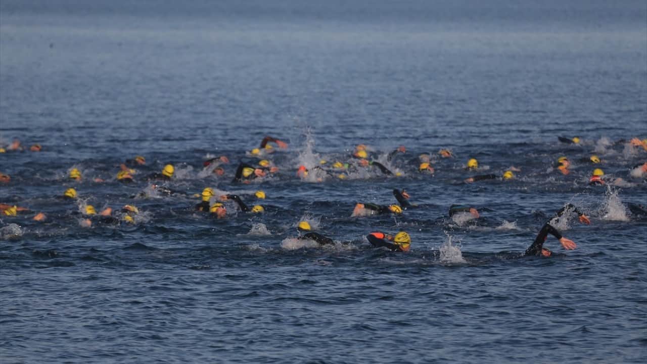 Foto - Yüzme, bisiklet ve koşu! ‘2026 Gelibolu Triatlonu’ başladı
