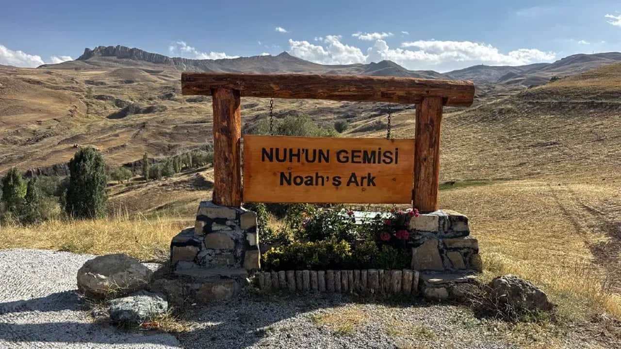 Foto - Yüzyıllık sırda ilk defa derinlere inildi! Nuh’un Gemisi sanılan o yapının altından bakın ne fışkırdı? Radardaki şoke eden anomaliler dünyayı sallayacak