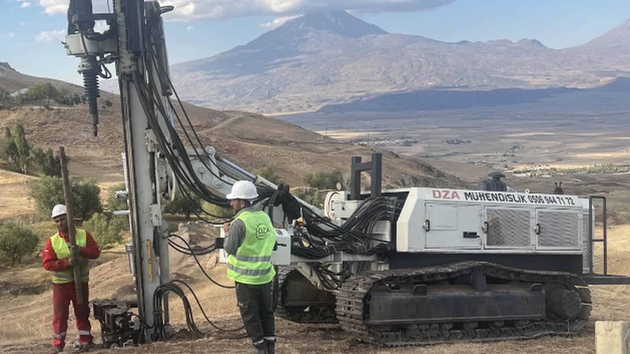 Foto - Yüzyıllık sırda ilk defa derinlere inildi! Nuh’un Gemisi sanılan o yapının altından bakın ne fışkırdı? Radardaki şoke eden anomaliler dünyayı sallayacak