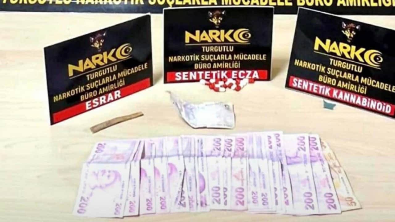 Foto - Zehir tacirleri her yöntemi deniyor: Uyuşturucuyu peçeteye emdiren 3 kişi tutuklandı