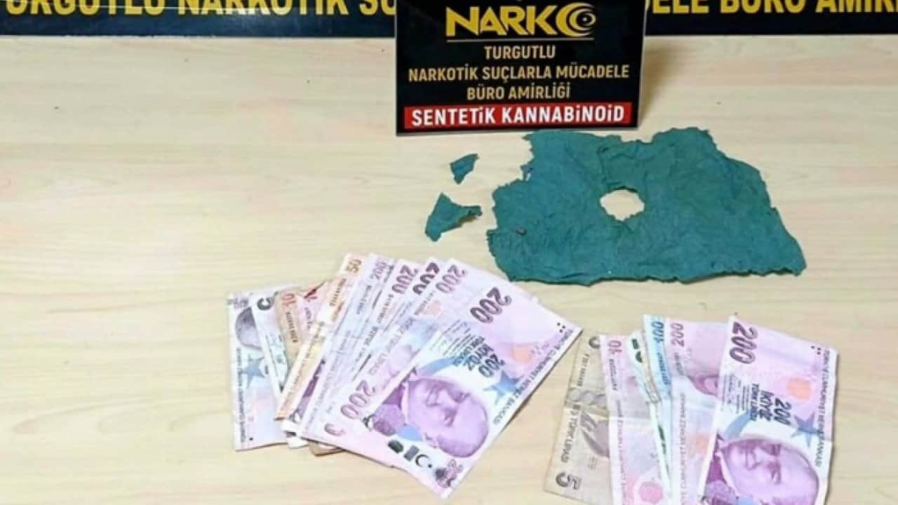 Foto - Zehir tacirleri her yöntemi deniyor: Uyuşturucuyu peçeteye emdiren 3 kişi tutuklandı
