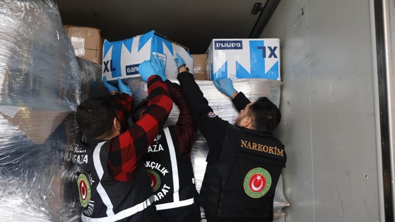 Foto - Zehir tacirlerine geçit yok! Gümrüklerde tonlarca uyuşturucu ele geçirdi