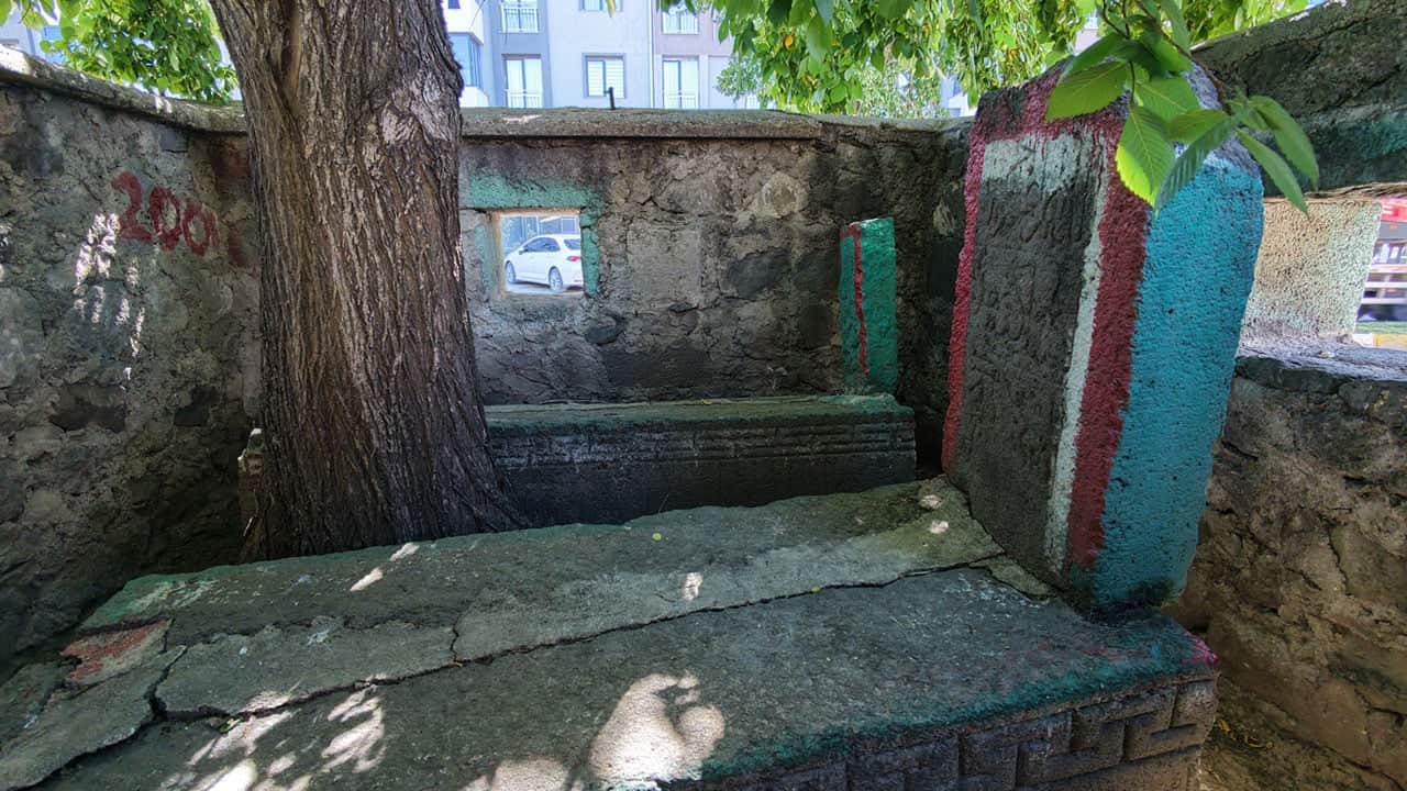 Foto - Ziyarete gidip şifa için dua ediyorlar! Solunum sorunu yaşayan ‘Öksürük Baba’ya koşuyor