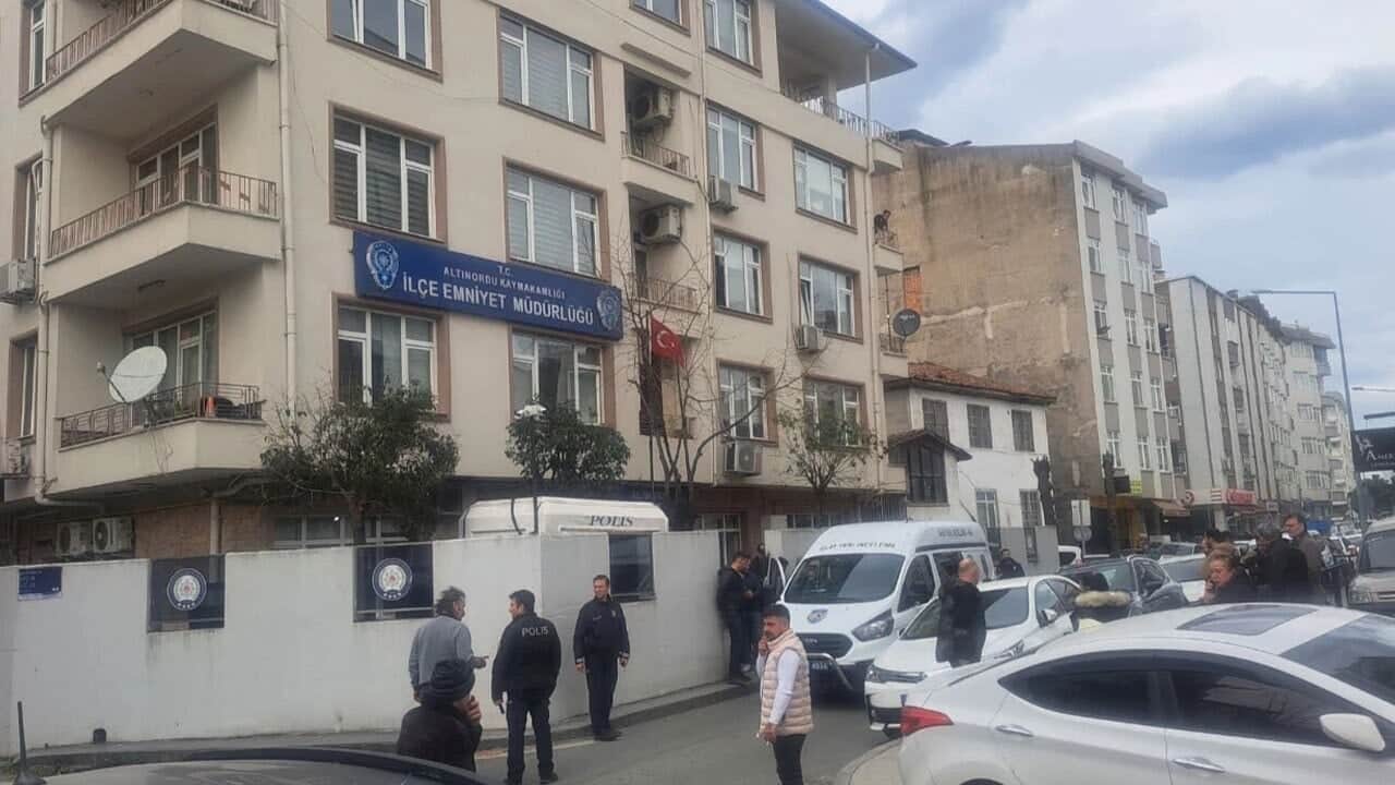 Karakolda şok! Karısının şikayet ettiği adam, ifade için gittiği karakolda polisin silahıyla intihar etti