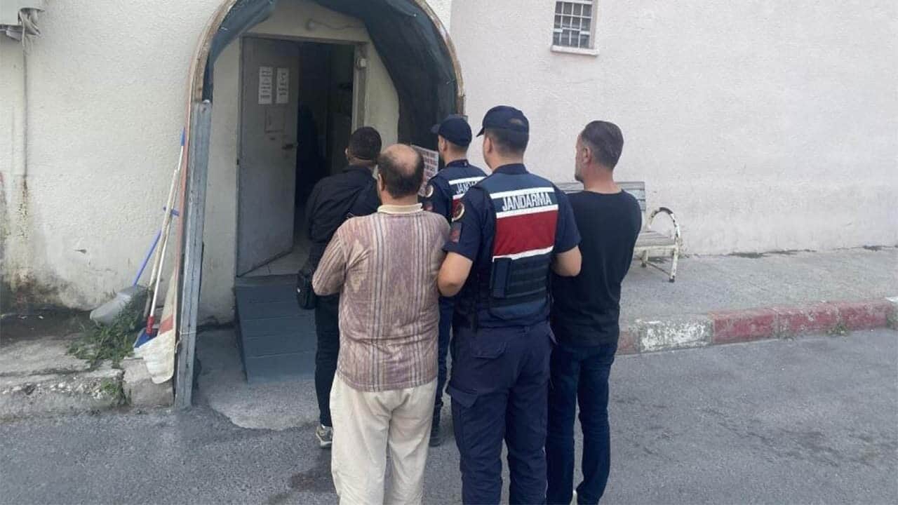Sahte evrakla milyonluk vurguna polis engel oldu