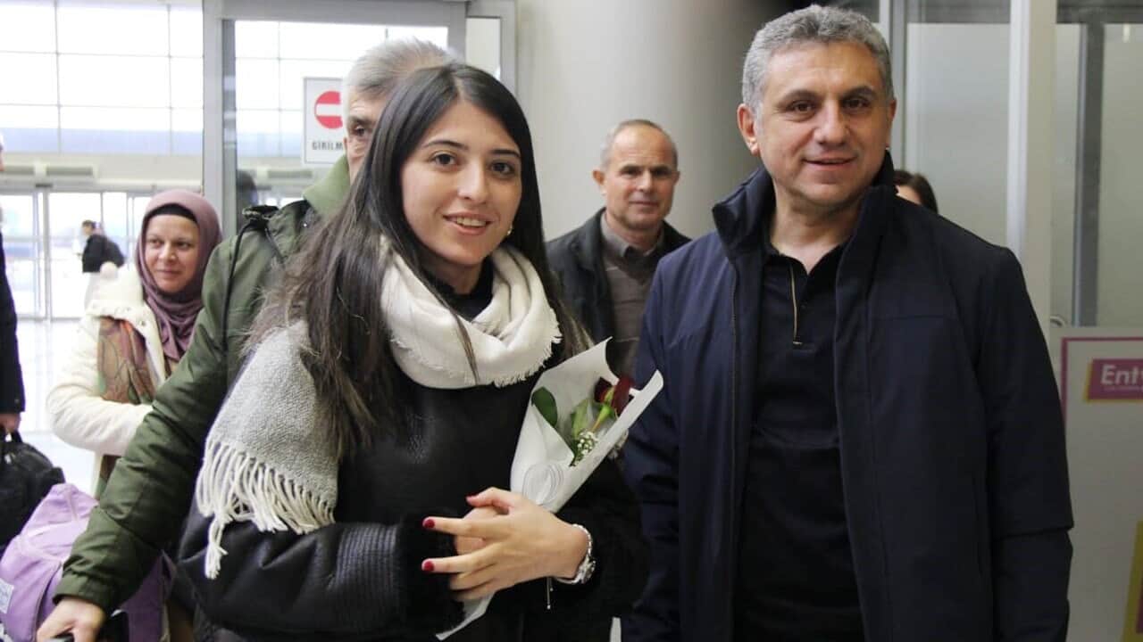Kurşunlar yerini çiçeklere bıraktı! Şırnak’a atanan öğretmenler havalimanında çiçeklerle karşılandı