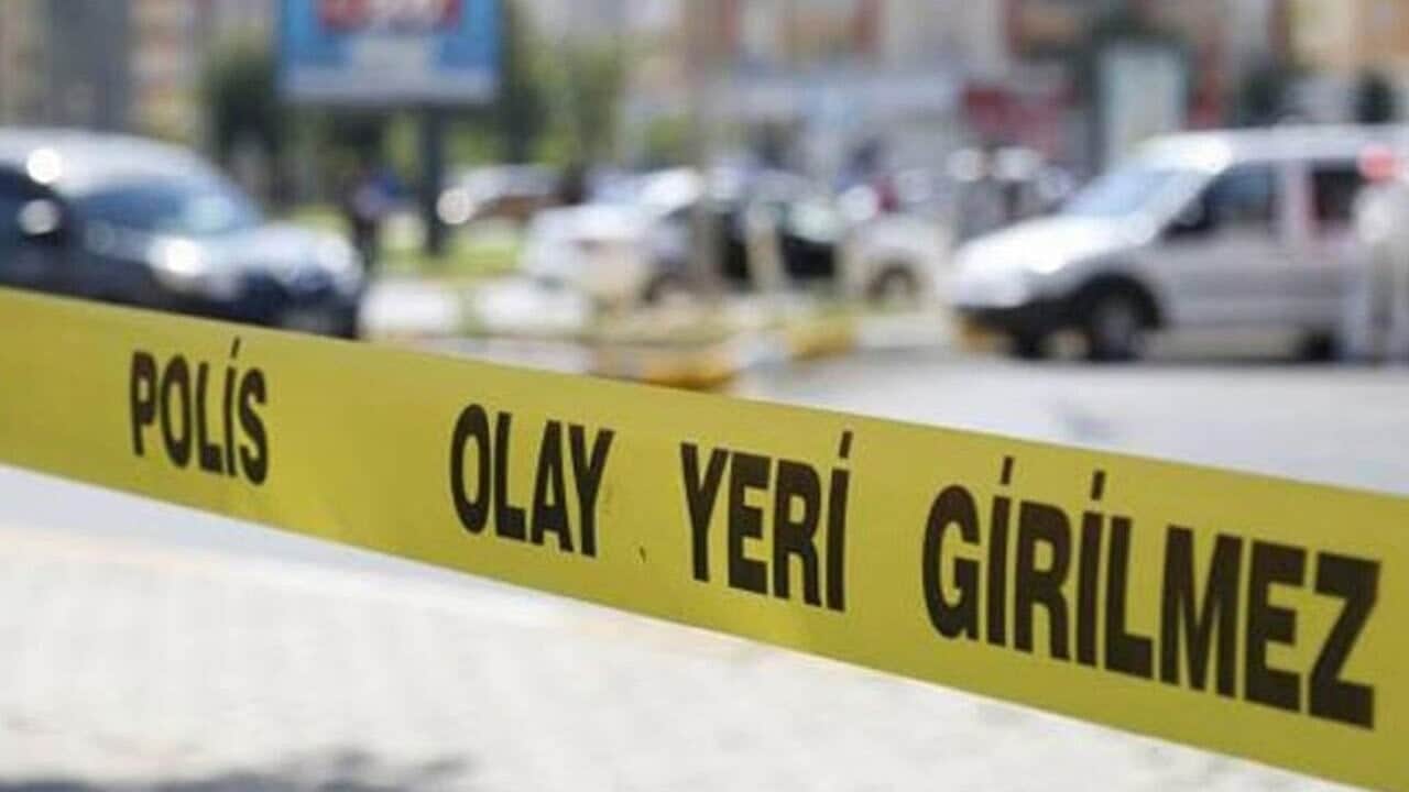 Tekel bayi önünde polise bıçaklı saldırı girişimi: 3 ayyaş saldırgan enselendi