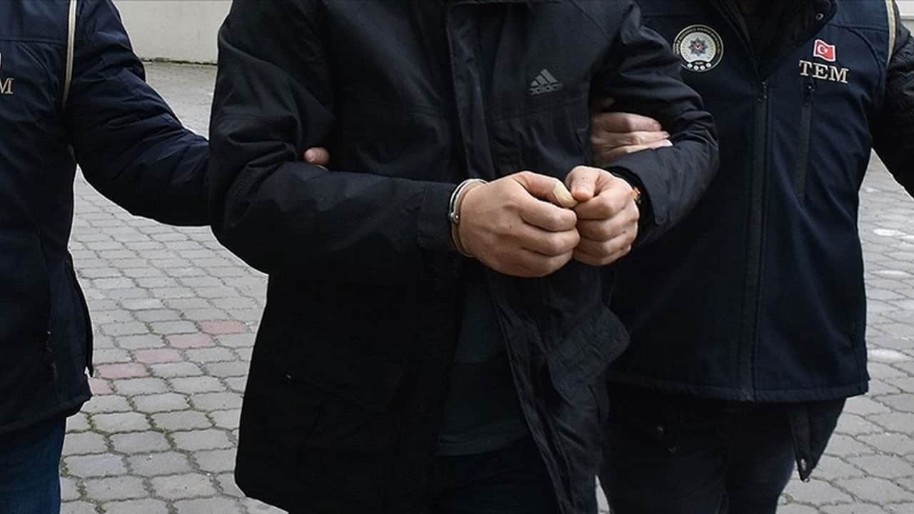 10 yıldır aranan FETÖ üyesi çatı katında yakayı ele verdi