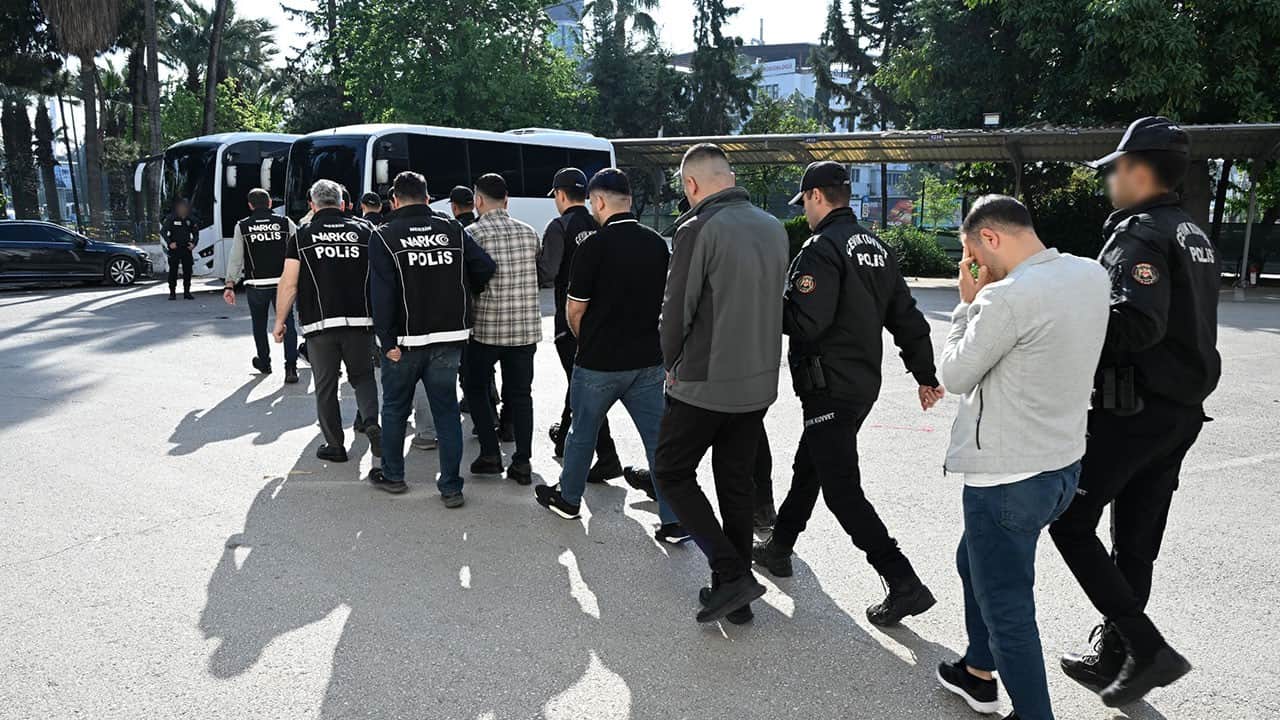 11 torbacı daha hapsi boyladı