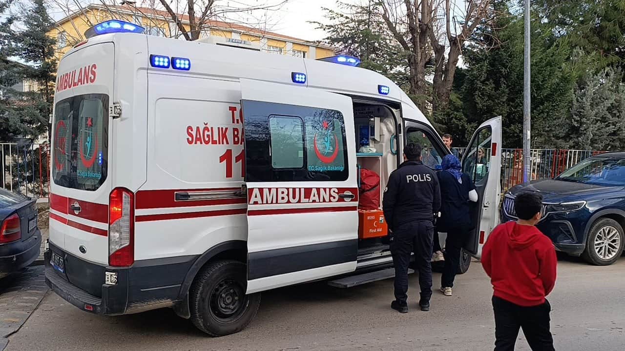16 yaşındaki çocuk bıçaklandı! Ne oluyor bu insanlara