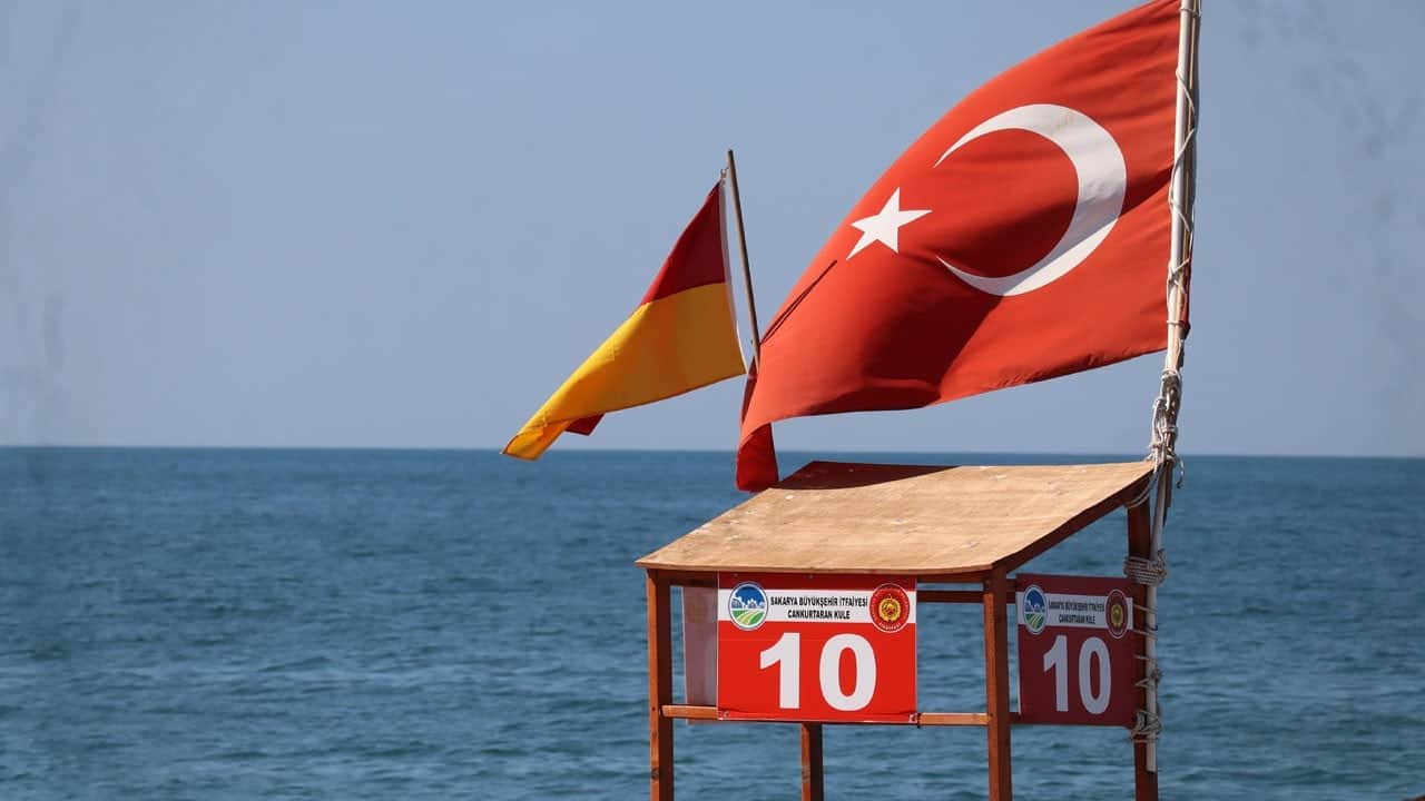 3 ilçede kırmızı bayrak çekildi! O ilde denize giriş yasaklandı
