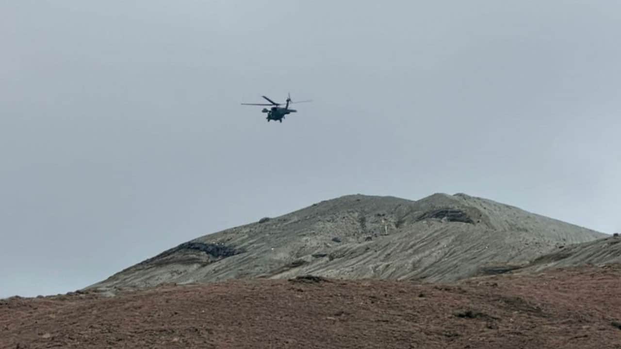 3 kişi aranıyor! Kayıp helikopter parçalanmış halde bulundu