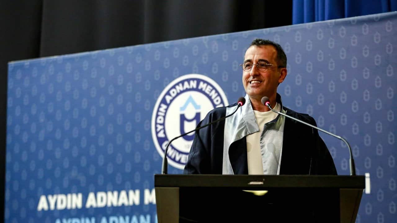 45 yaşında fakülte birincisi oldu! Geceleri güvenlik görevlisi, gündüzleri öğrenci