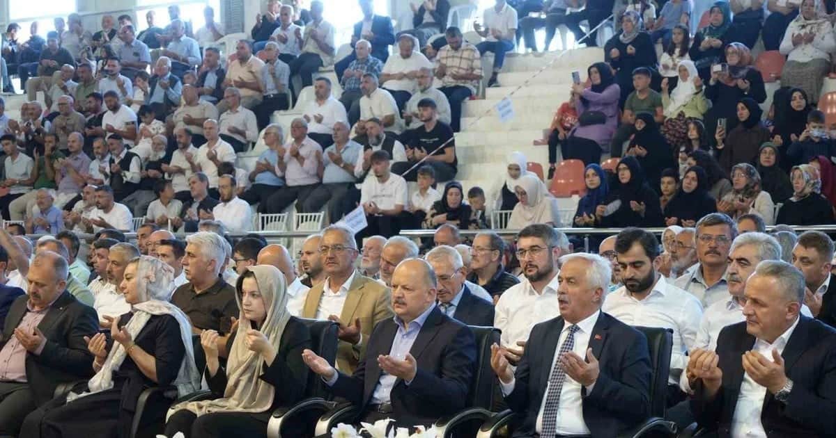 51 hafızın icazet merasiminde Vali Dallı: Kur’an-ı Kerim’i ezberlemek farz-ı kifayet