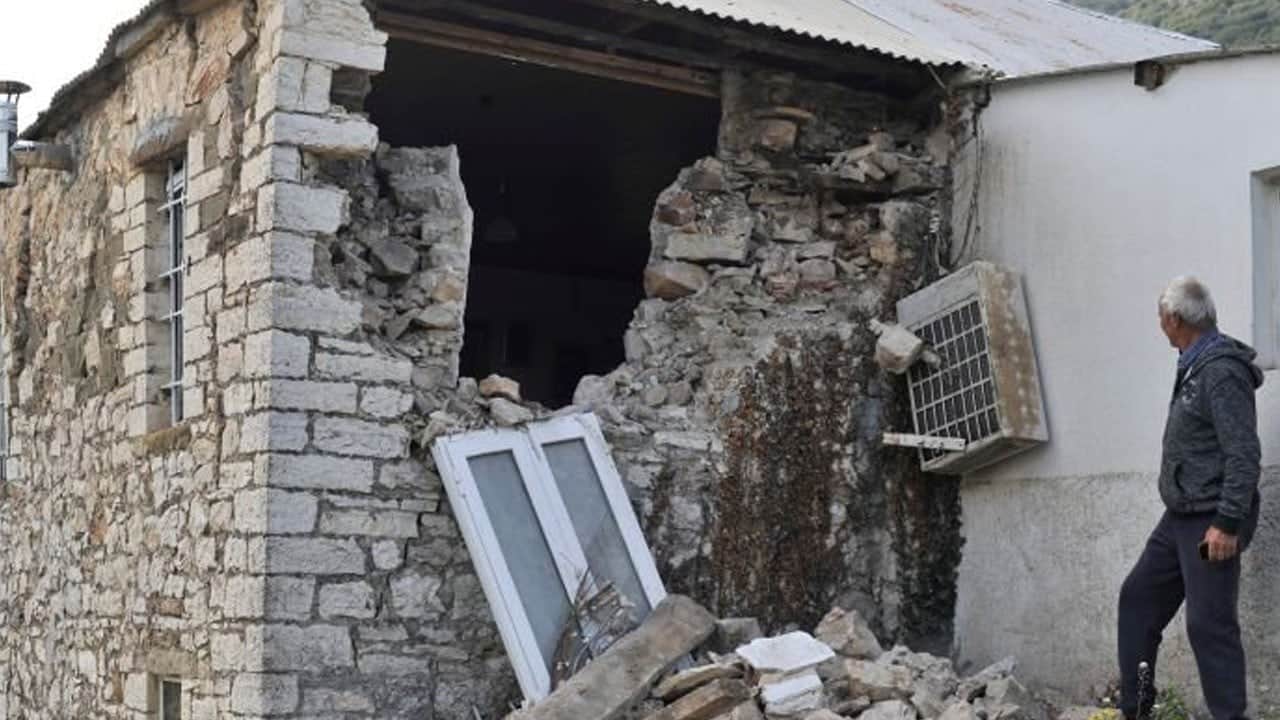 5,3’lük deprem Yunanistan'ı vurdu! Hasar beklenenden büyük