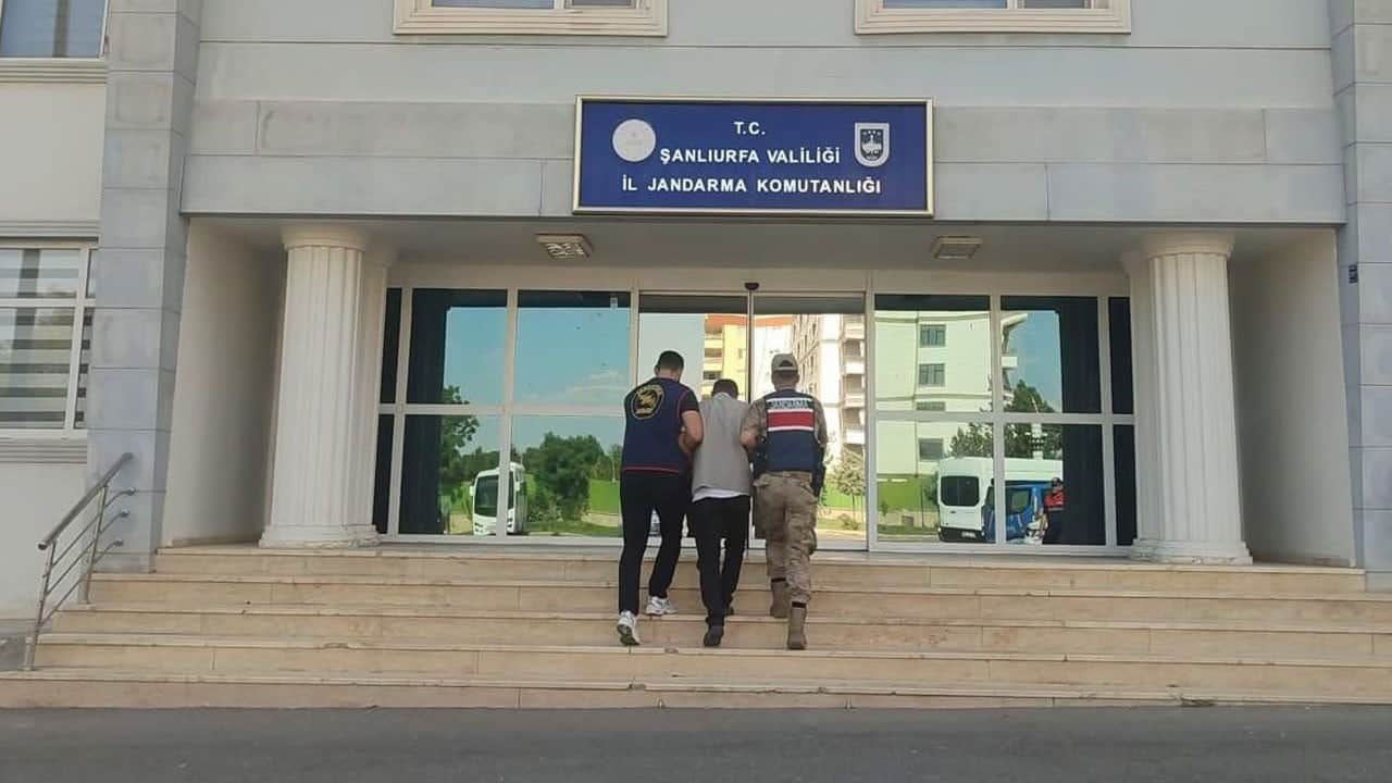 83 yaşındaki emekliyi dolandırmışlardı! 72 milyonluk vurgunun şüphelisi enselendi
