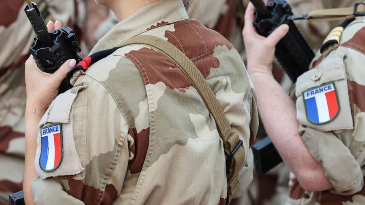 Açtıkları bayrak ne anlama geliyor? Fransız ordusunda ırkçılık skandalı
