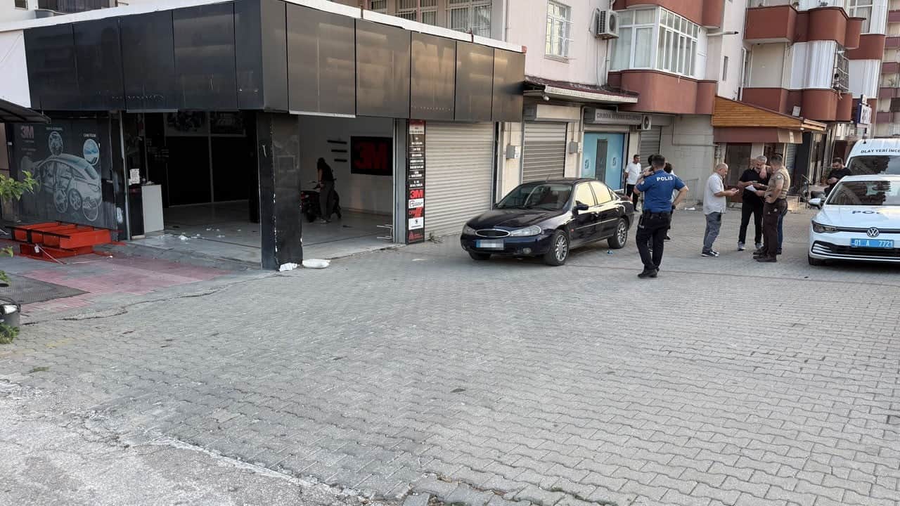 Adana’da aileye alacak verecek infazı: Baba ile oğlunu öldürdü, anne ağır yaralı!