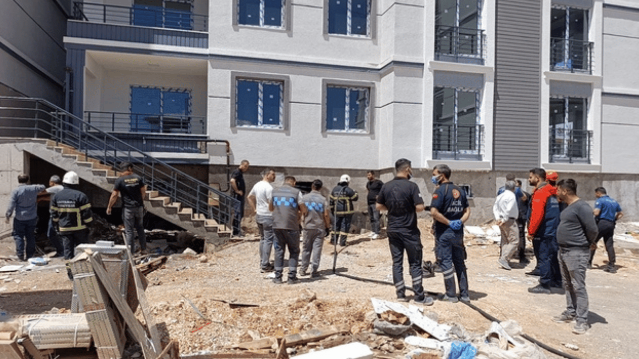 Adıyaman’da inşaatta doğalgaz hattı alev aldı