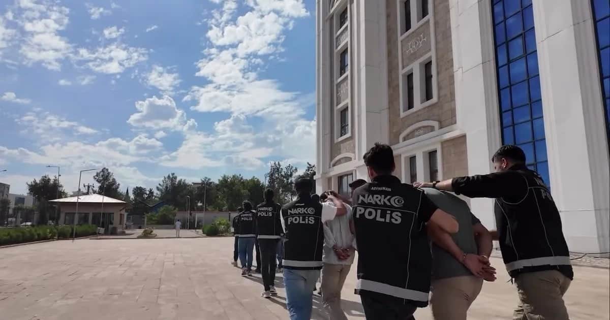 Adıyaman'da uyuşturucu operasyonunda 8 şüpheli gözaltına alındı, 83 fişek ele geçirildi