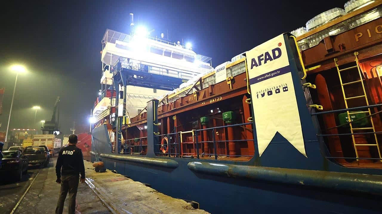 AFAD: Gazze’ye 16 gemi, 14 uçak ile toplam 101 bin 725 ton insani yardım malzemesi sevk edildi
