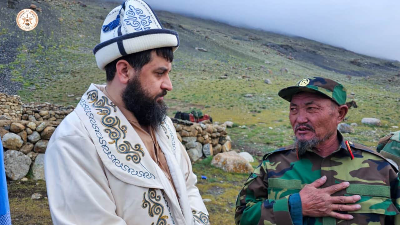 Afganistan İslam Emirliği Savunma Bakanı, Çin sınırındaki birlikleri denetledi