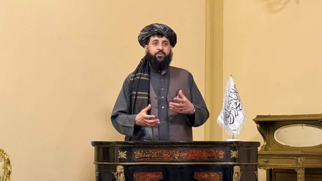 Afganistan Savunma Bakanı'ndan Pakistan'a rest