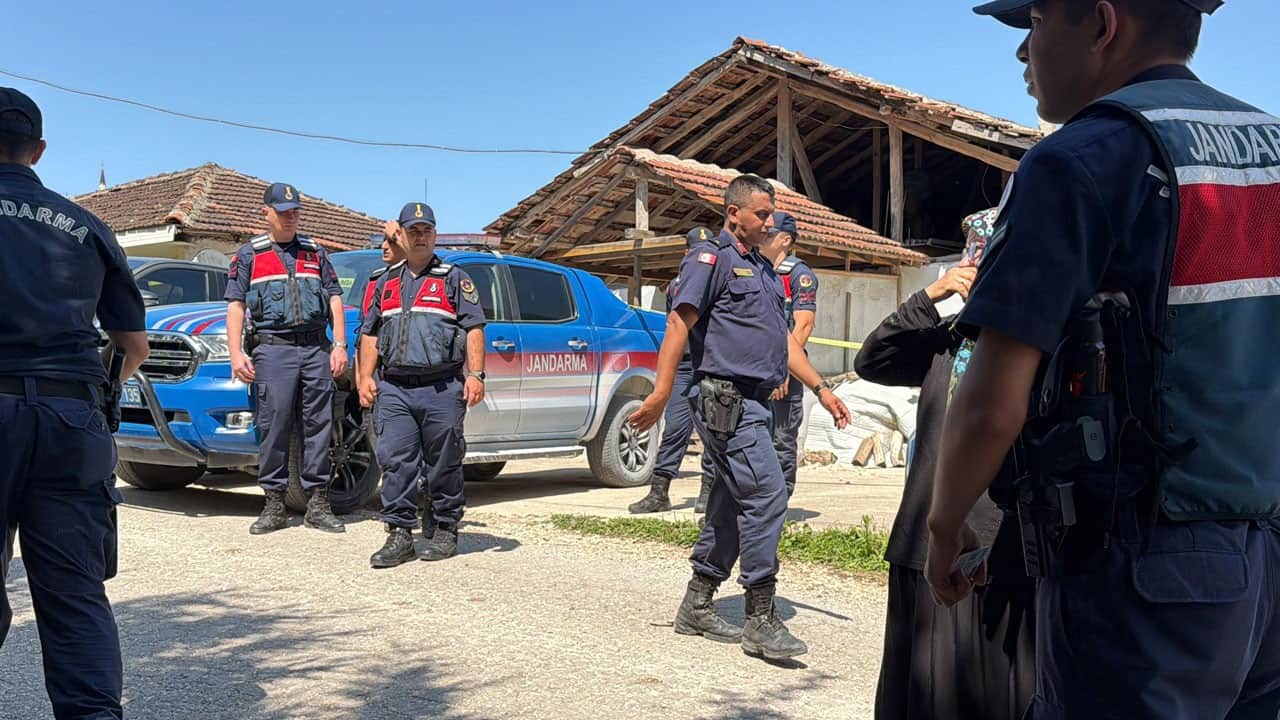 Ağabeyini bulamayınca yengesini öldürdü