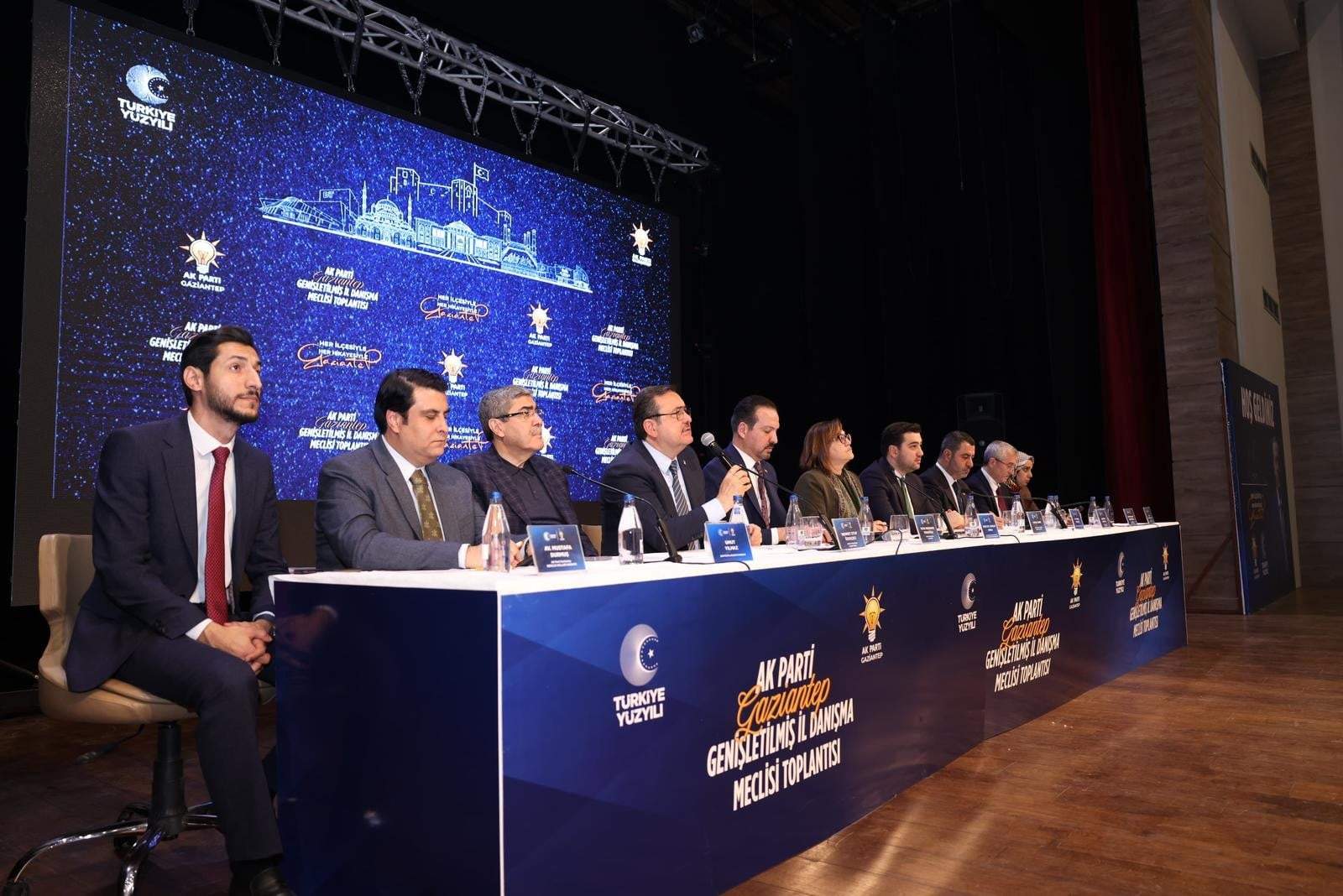 AK Parti Genel Başkan Yardımcısı Kürşad Zorlu, Gaziantep'te teşkilatla buluştu