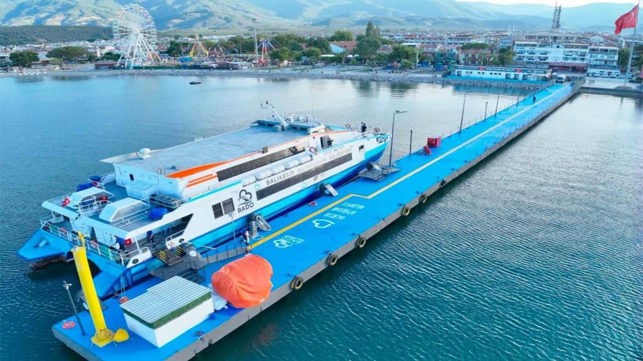 Akçay-Midilli deniz otobüsü seferleri başladı