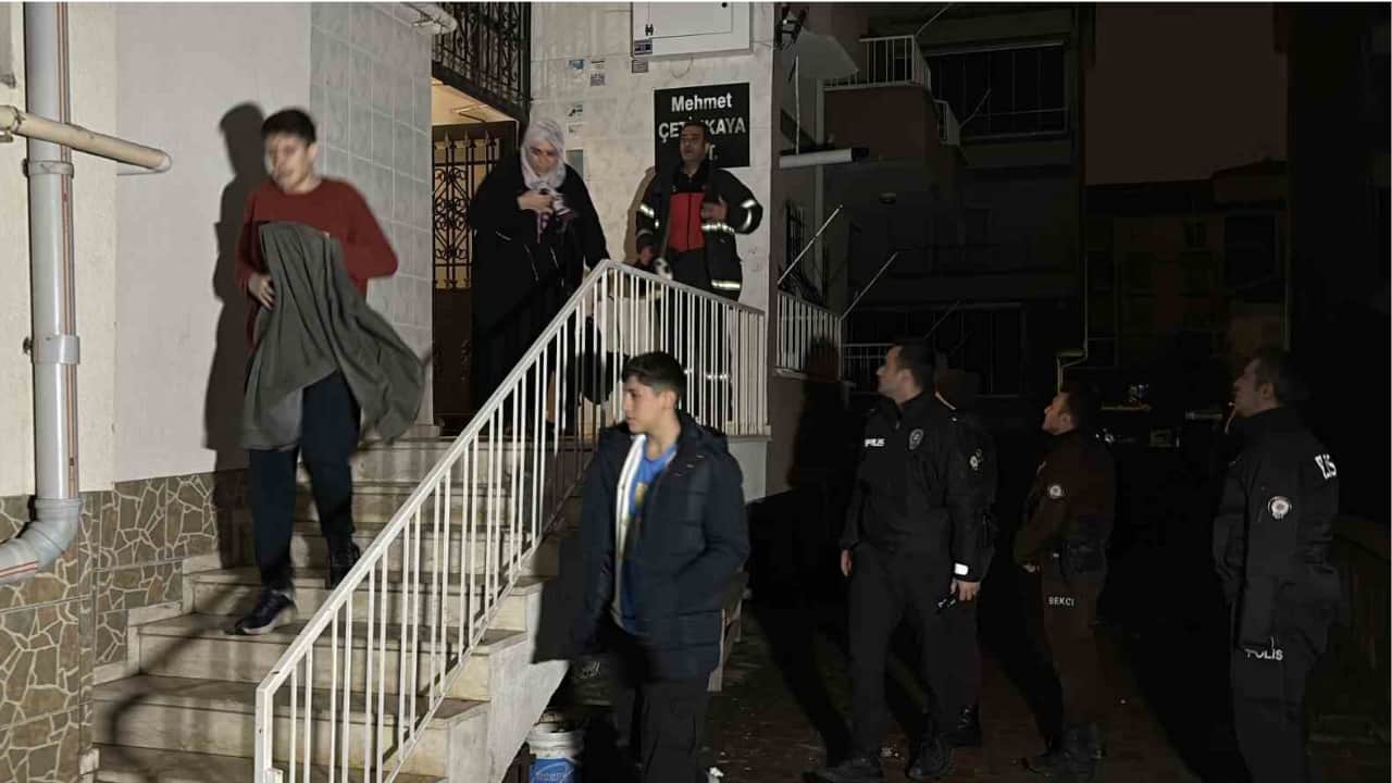Aksaray’da apartmanda yangın paniği!