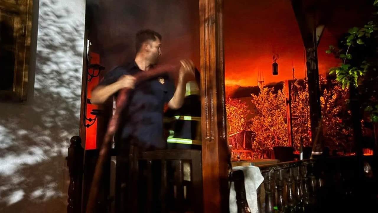 Akyaka’da korkutan ev yangını