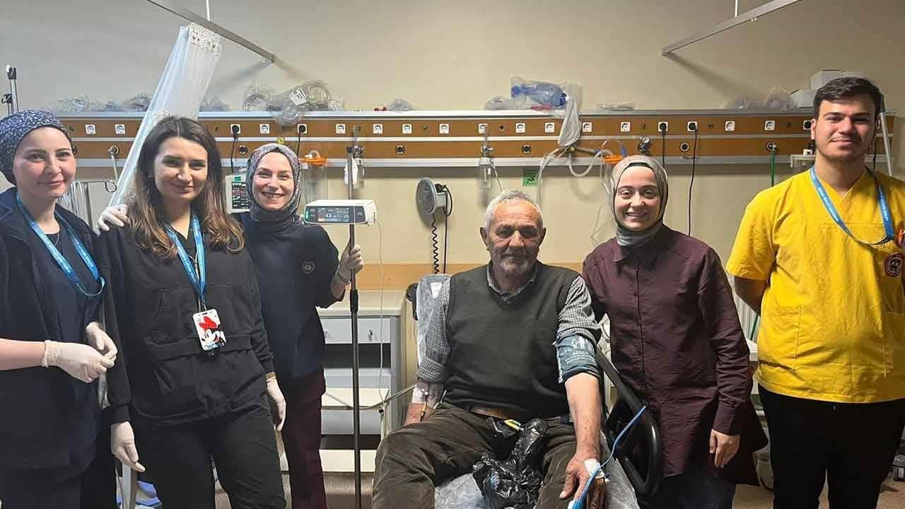 Akyazı'da tıp dünyasını heyecanlandıran mucize! 73 yaşındaki hasta felçten son anda böyle kurtarıldı!