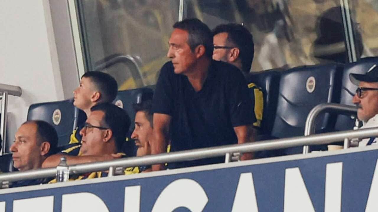 Ali Koç Fenerbahçe maçını tribünden izledi