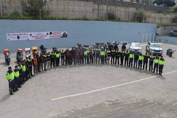 Aliağa'da motosiklet sürücülerine jandarmadan teknoloji destekli eğitim