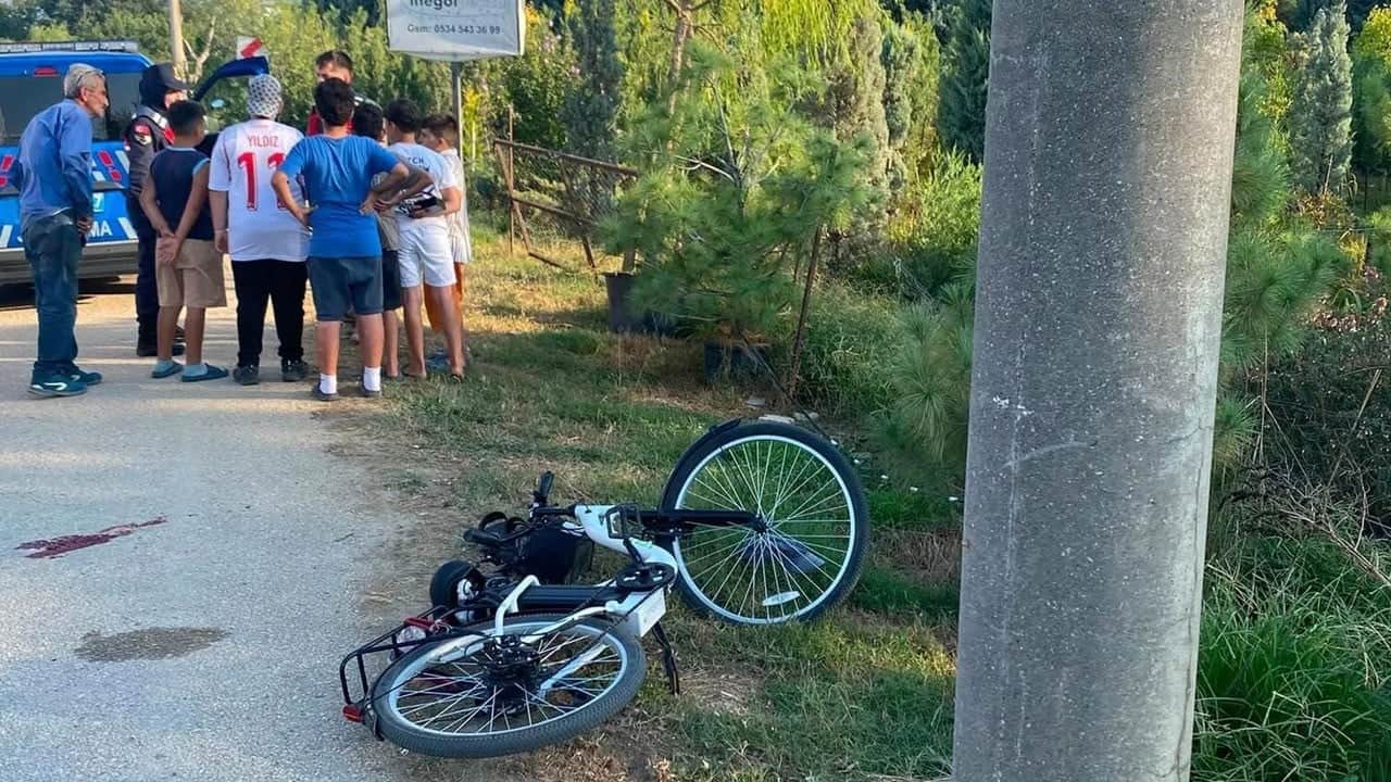 Alkollü kullandığı bisikletle direğe çarptı: 25 bin lira ceza kesildi
