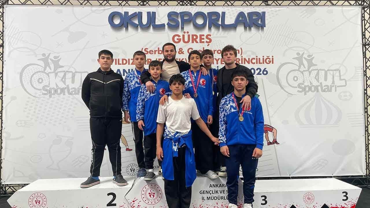 Ankara'da Kayseri rüzgarı esti! Genç güreşçiler Greko-Romen stilde Türkiye Şampiyonu!