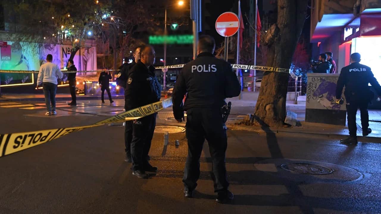 Ankara'da o anlar yürekleri ağza getirdi: kurşun yağdırdı