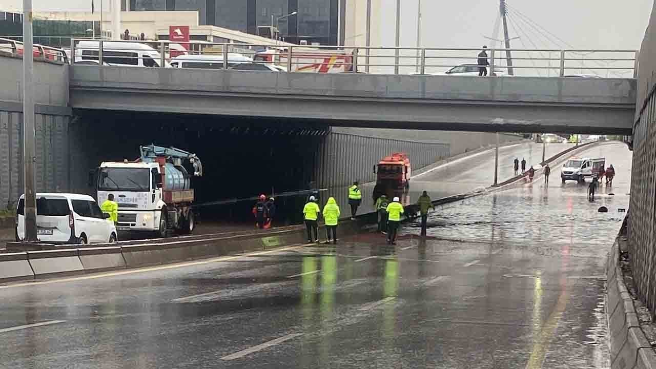 Ankara’da yine bildik manzara: Yağmur yağdı yollar göl oldu