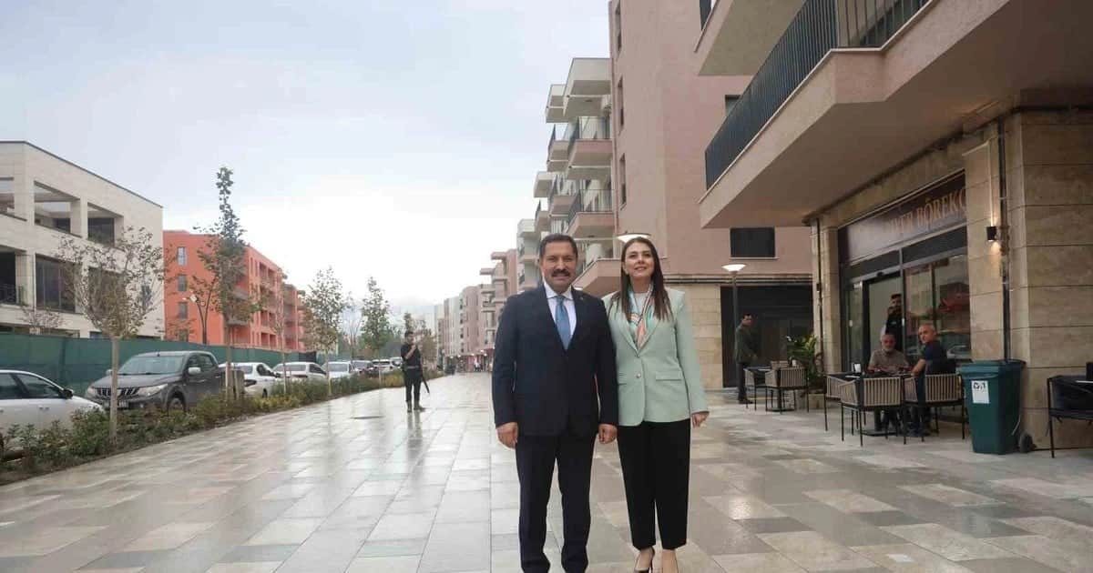 Antakya'nın kalbi Atatürk Caddesi'nde 910'dan fazla konutta yaşam yeniden başladı
