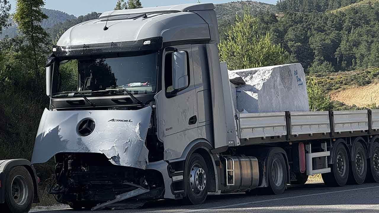 Antalya-Isparta kara yolunda feci kaza